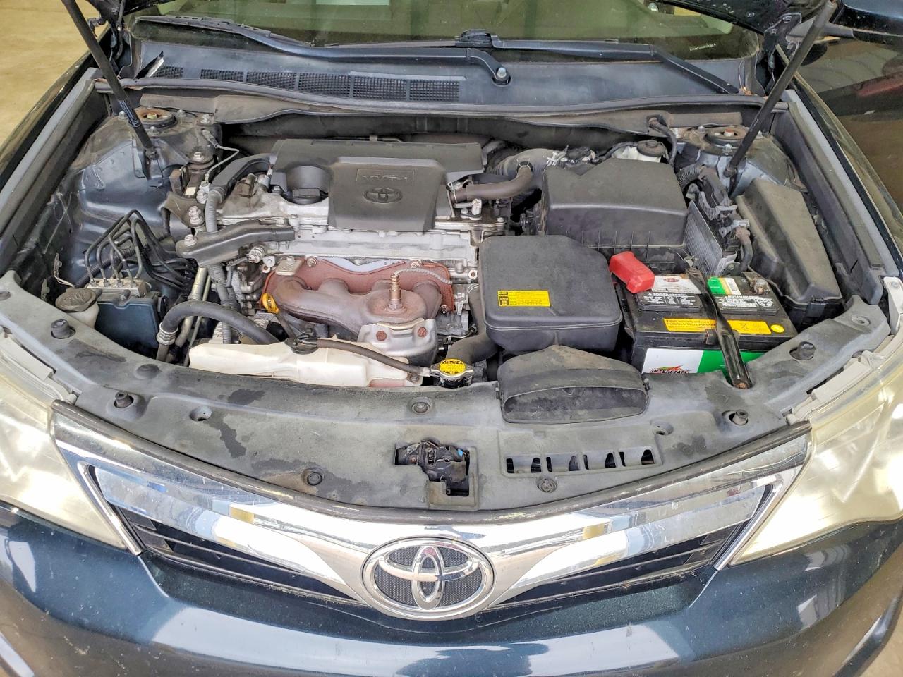 2012 TOYOTA CAMRY XLE photo 11