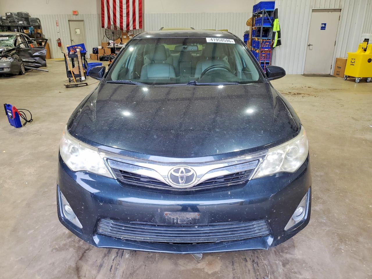 2012 TOYOTA CAMRY XLE photo 5