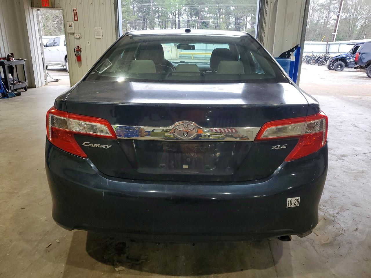 2012 TOYOTA CAMRY XLE photo 6