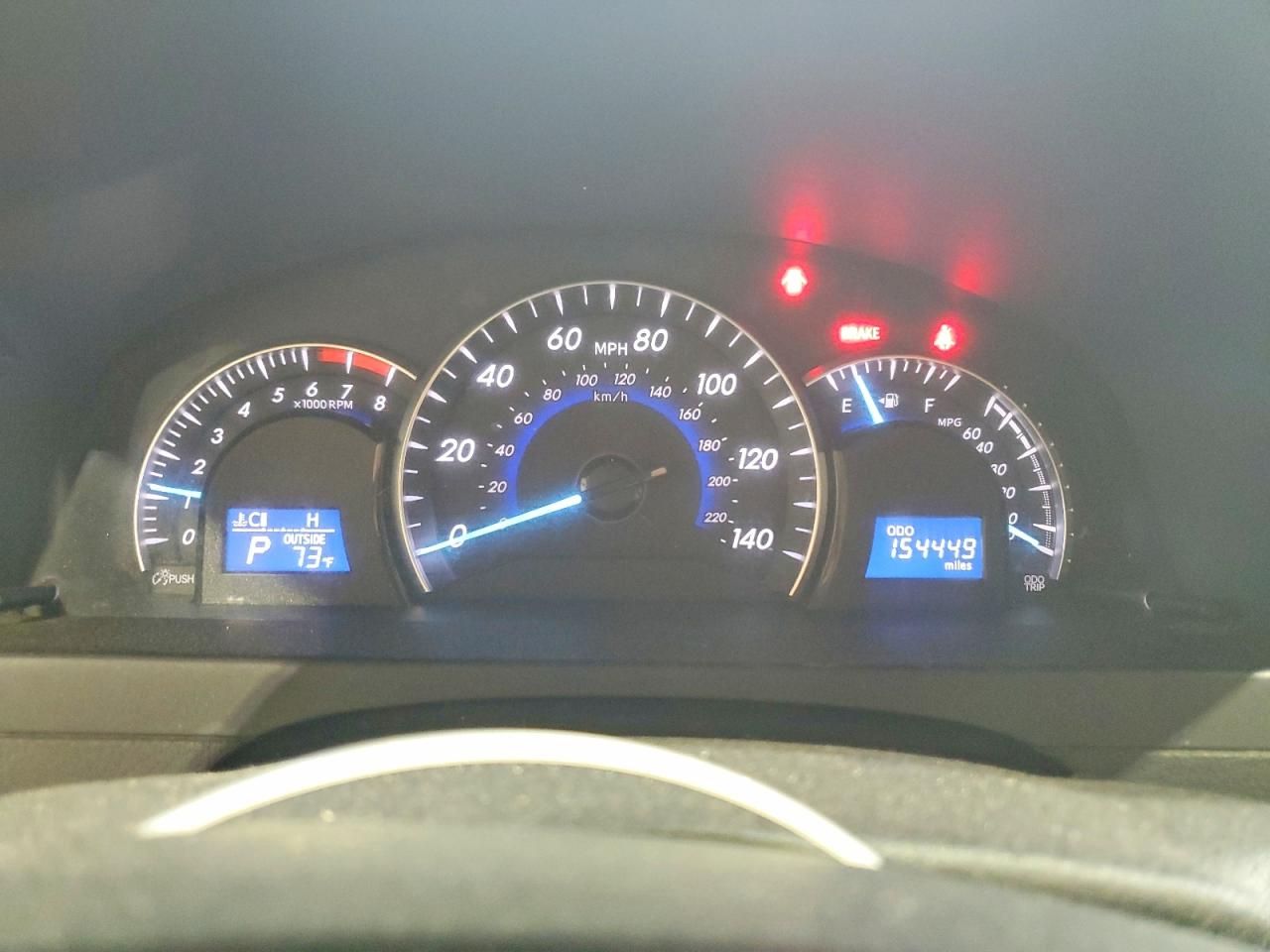 2012 TOYOTA CAMRY XLE photo 9