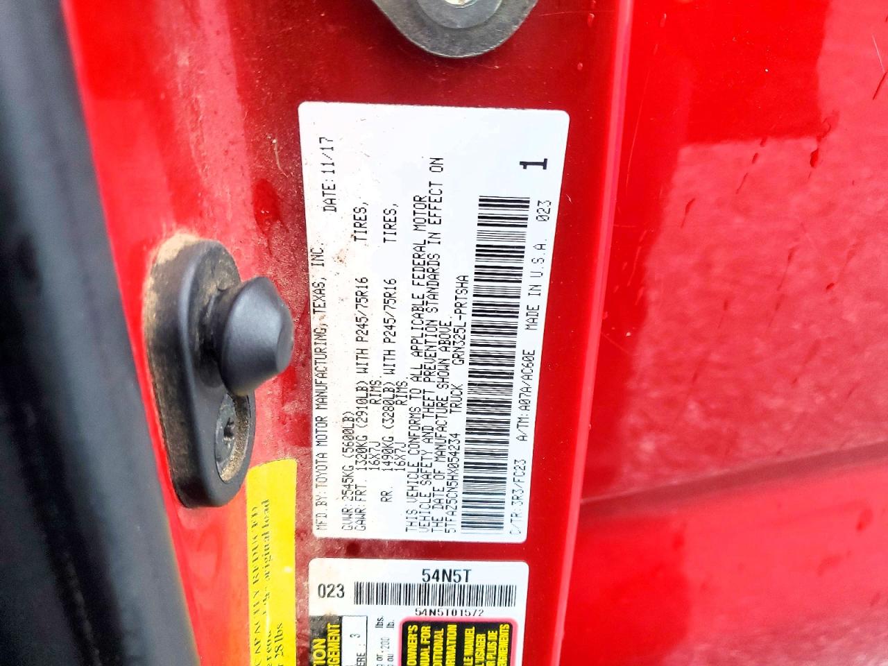 2017 TOYOTA TACOMA SR5 V6 photo 34