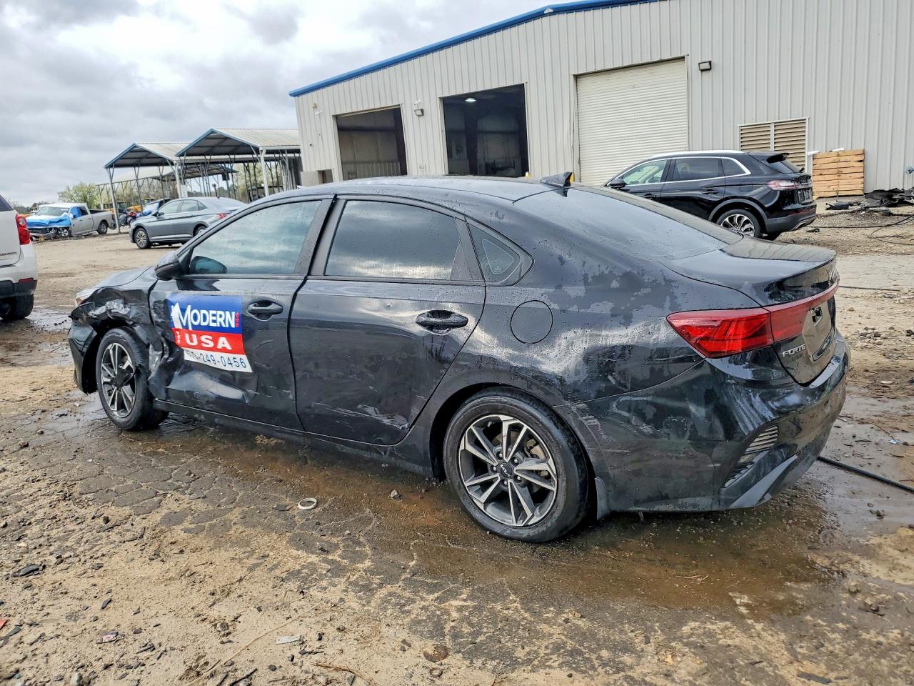 2023 KIA FORTE LXS photo 3