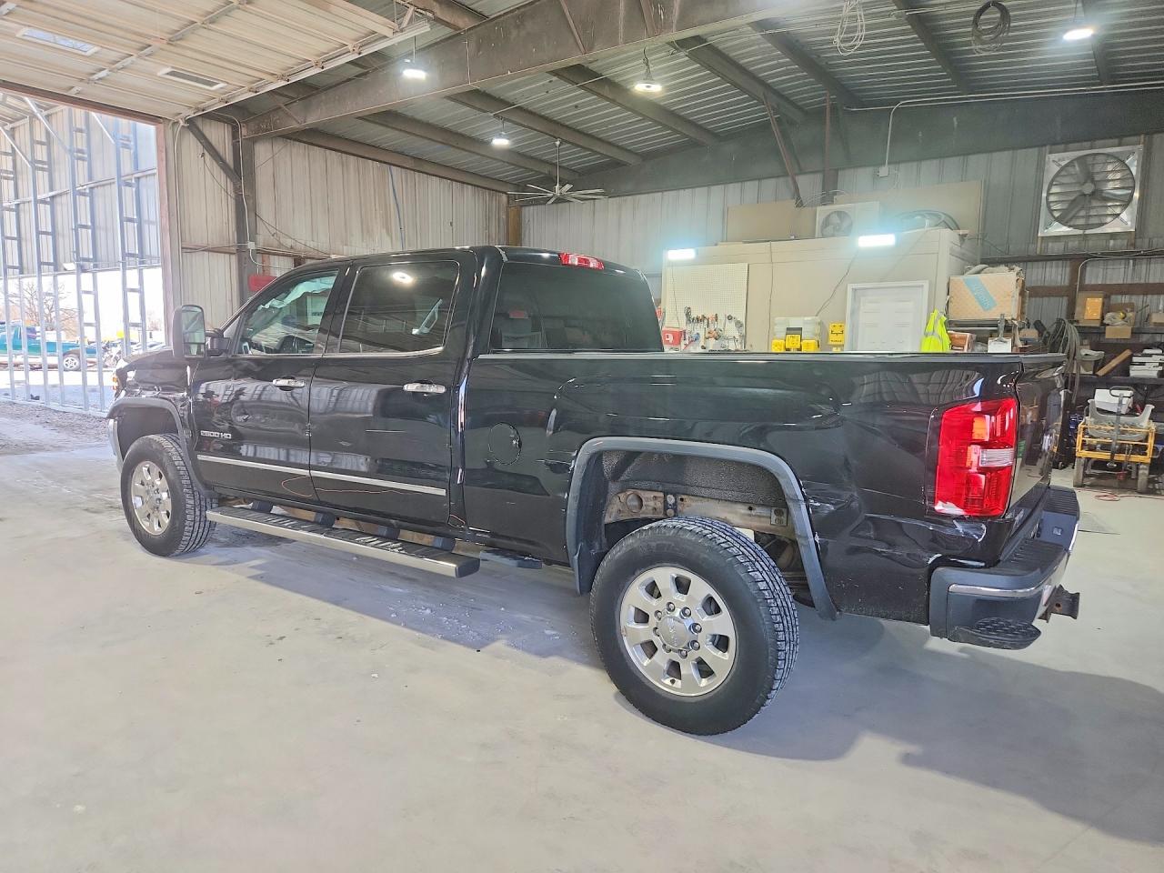2015 GMC SIERRA K2500 SLT photo 2