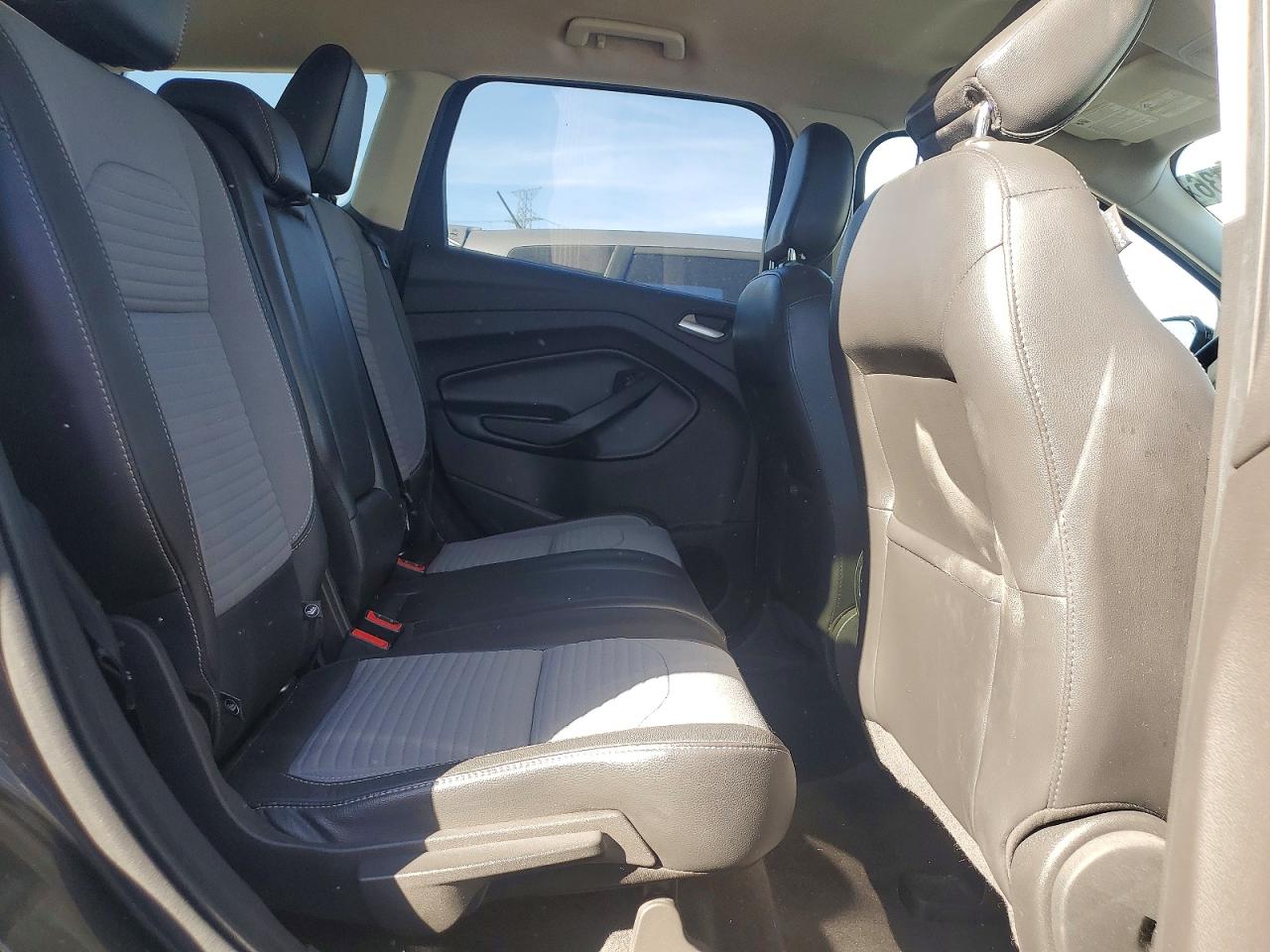 2019 FORD ESCAPE SE photo 21