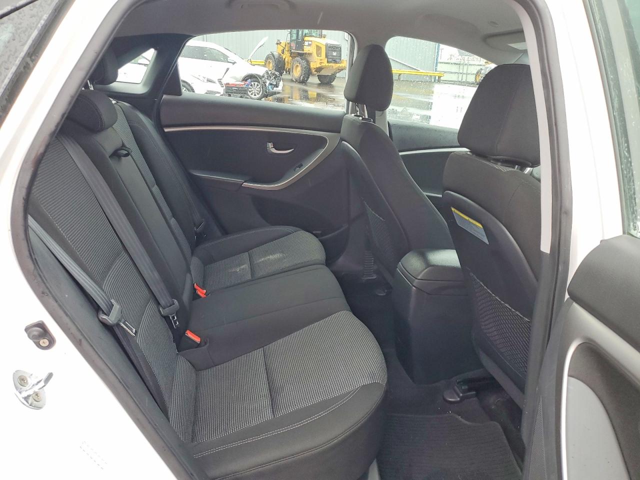 2017 HYUNDAI ELANTRA GT BASE photo 10