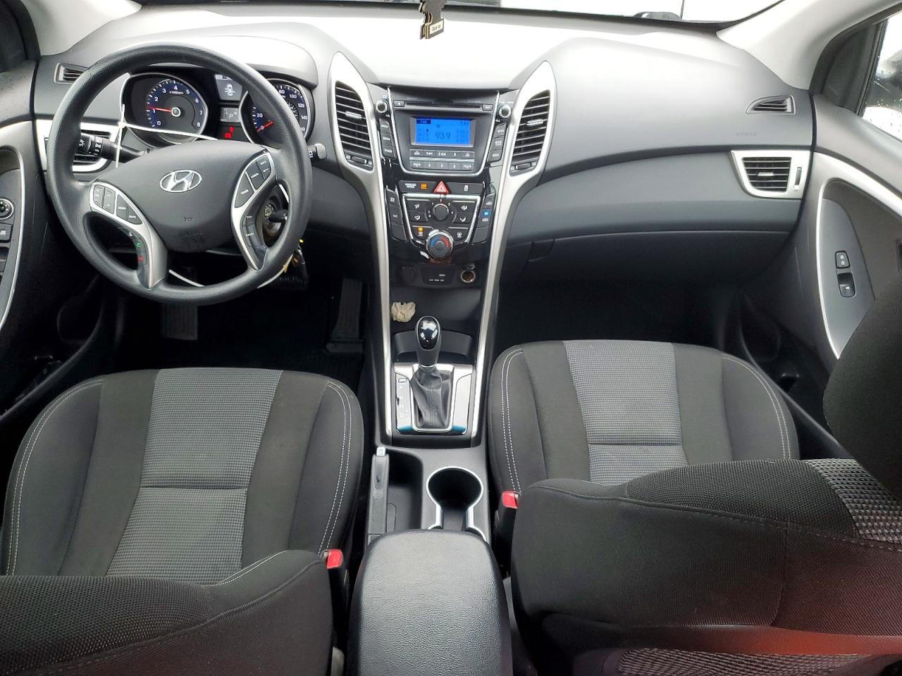 2017 HYUNDAI ELANTRA GT BASE photo 8