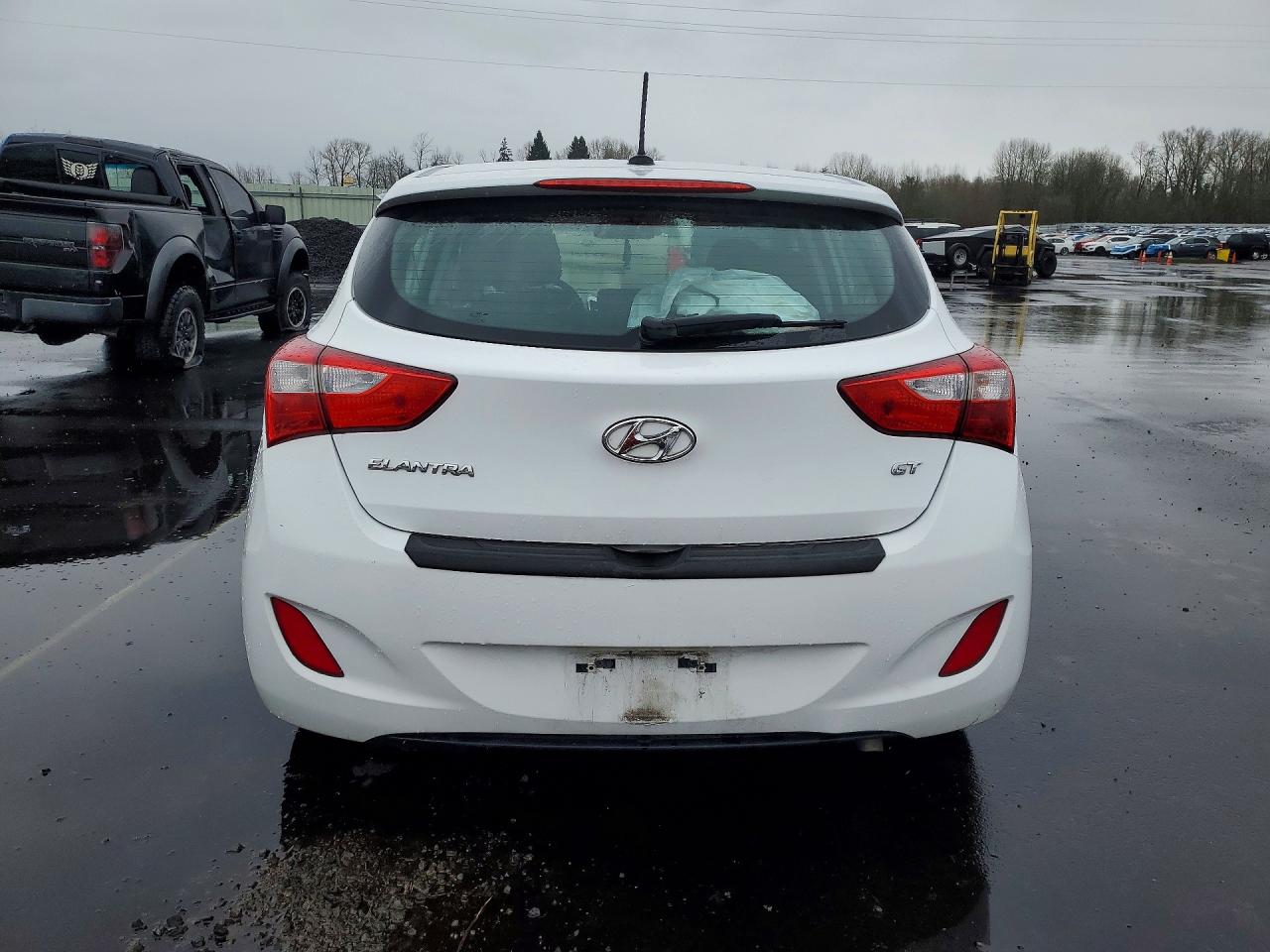 2017 HYUNDAI ELANTRA GT BASE photo 6