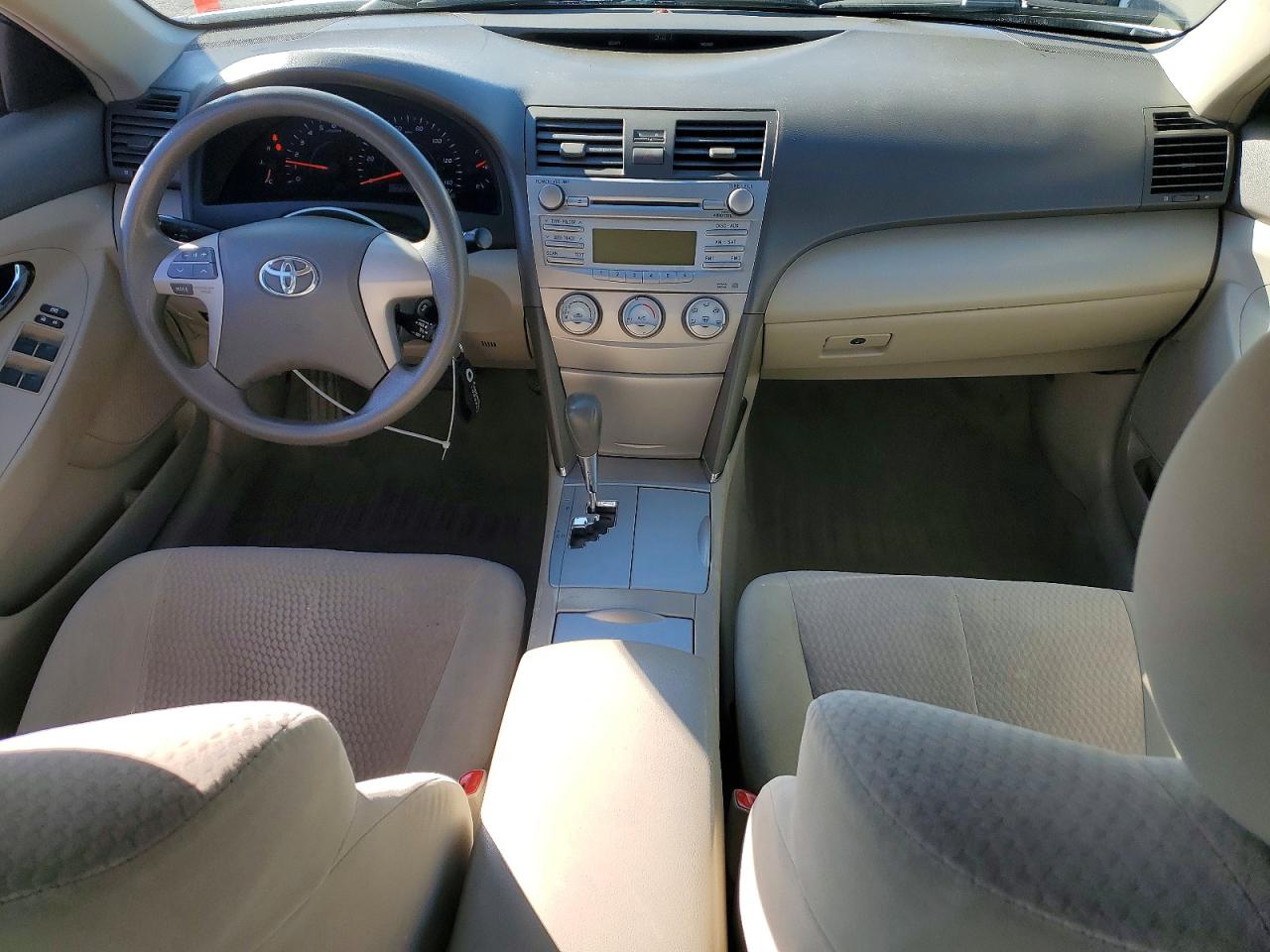 2011 TOYOTA CAMRY LE photo 15