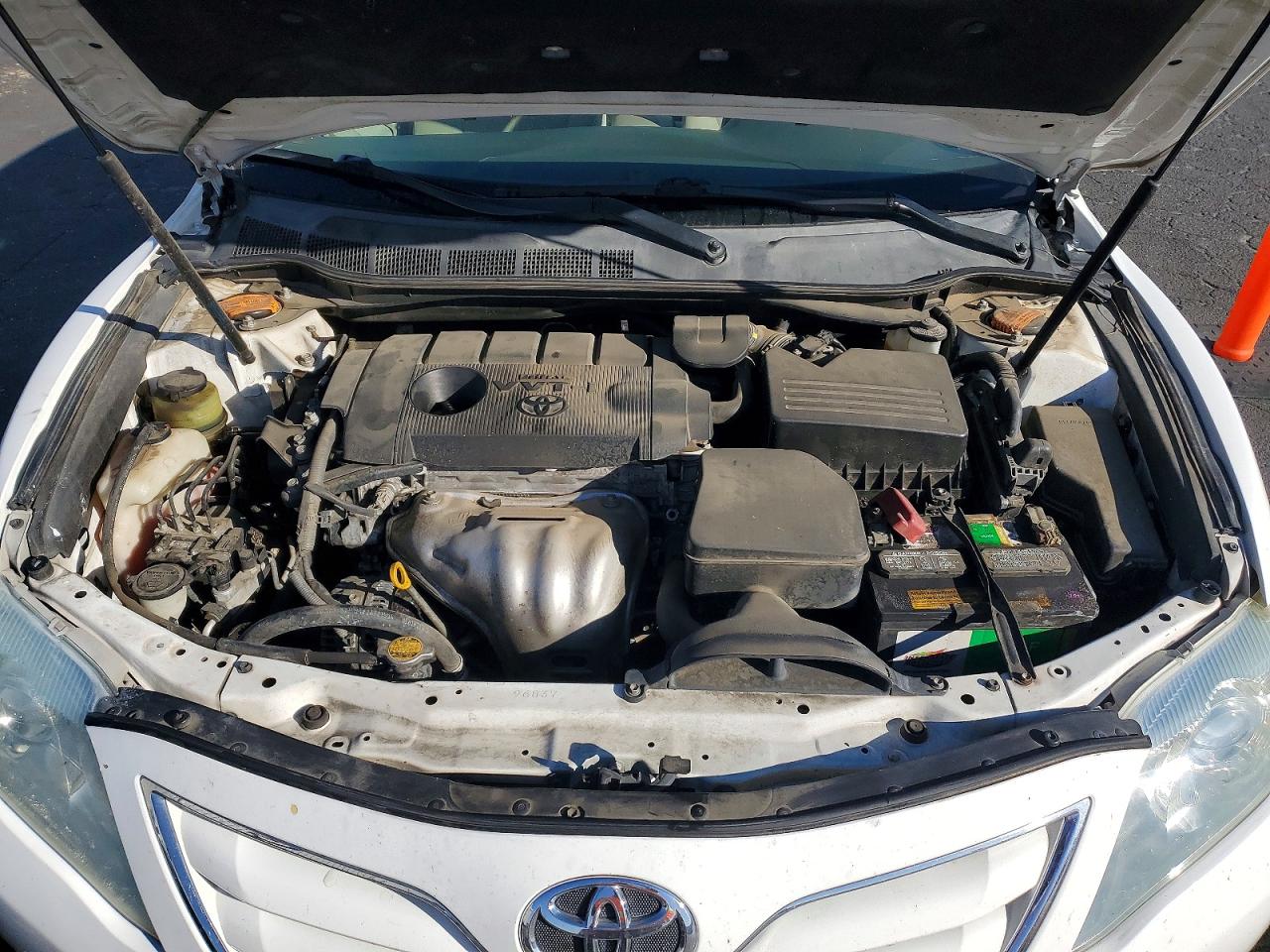 2011 TOYOTA CAMRY LE photo 21