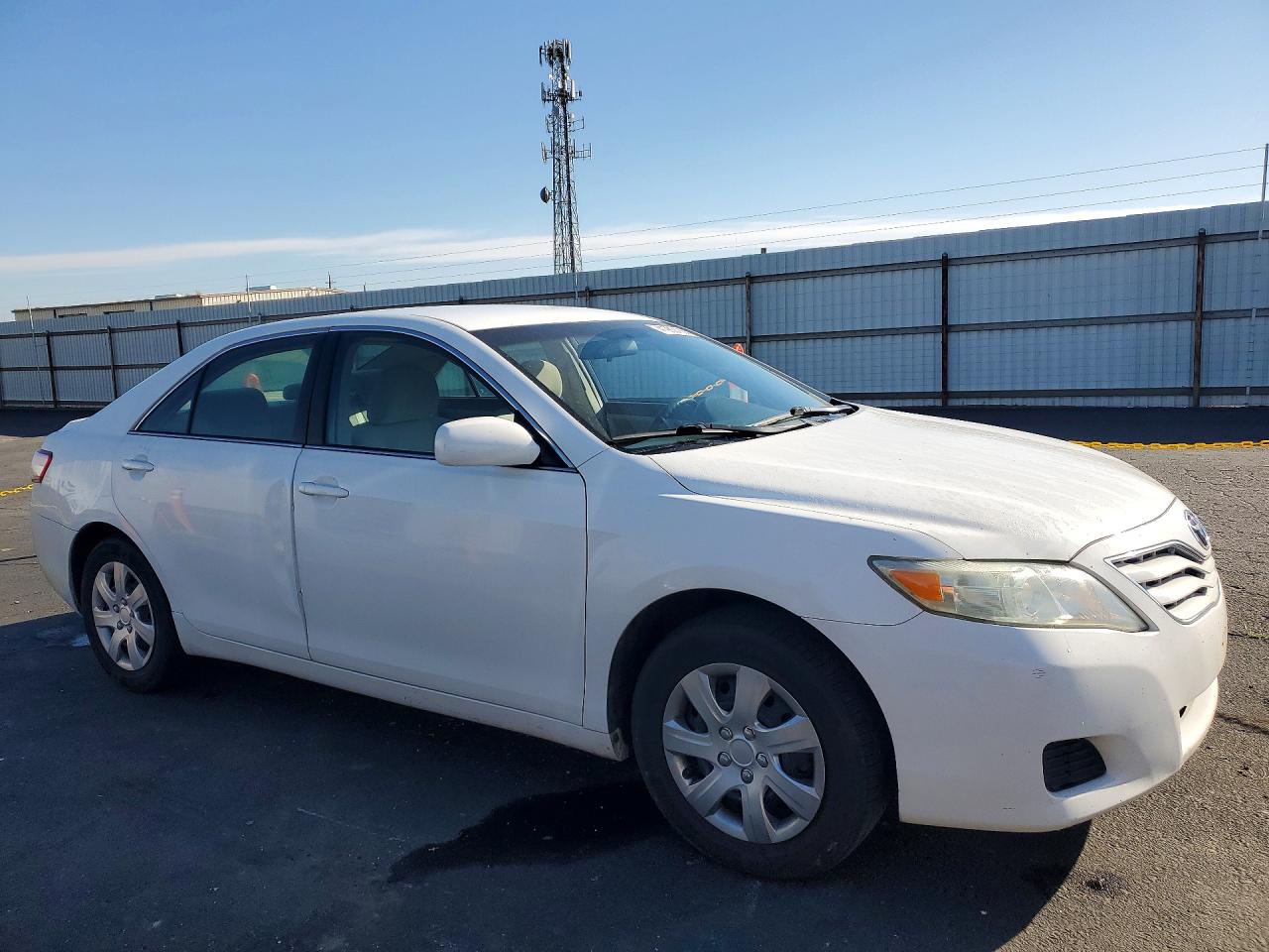 2011 TOYOTA CAMRY LE photo 7