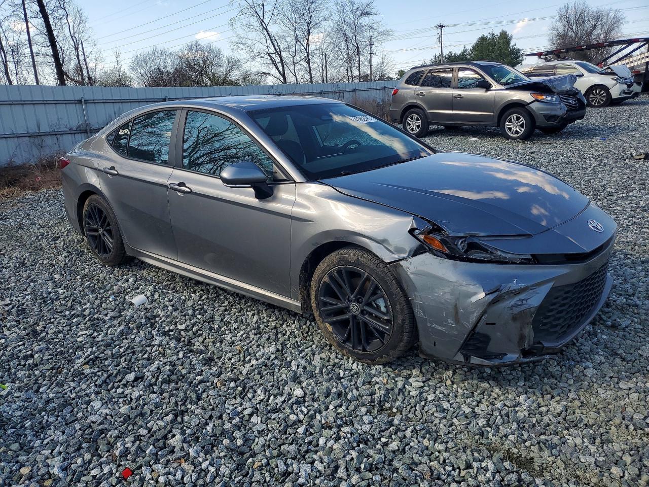 2025 TOYOTA CAMRY SE photo 4