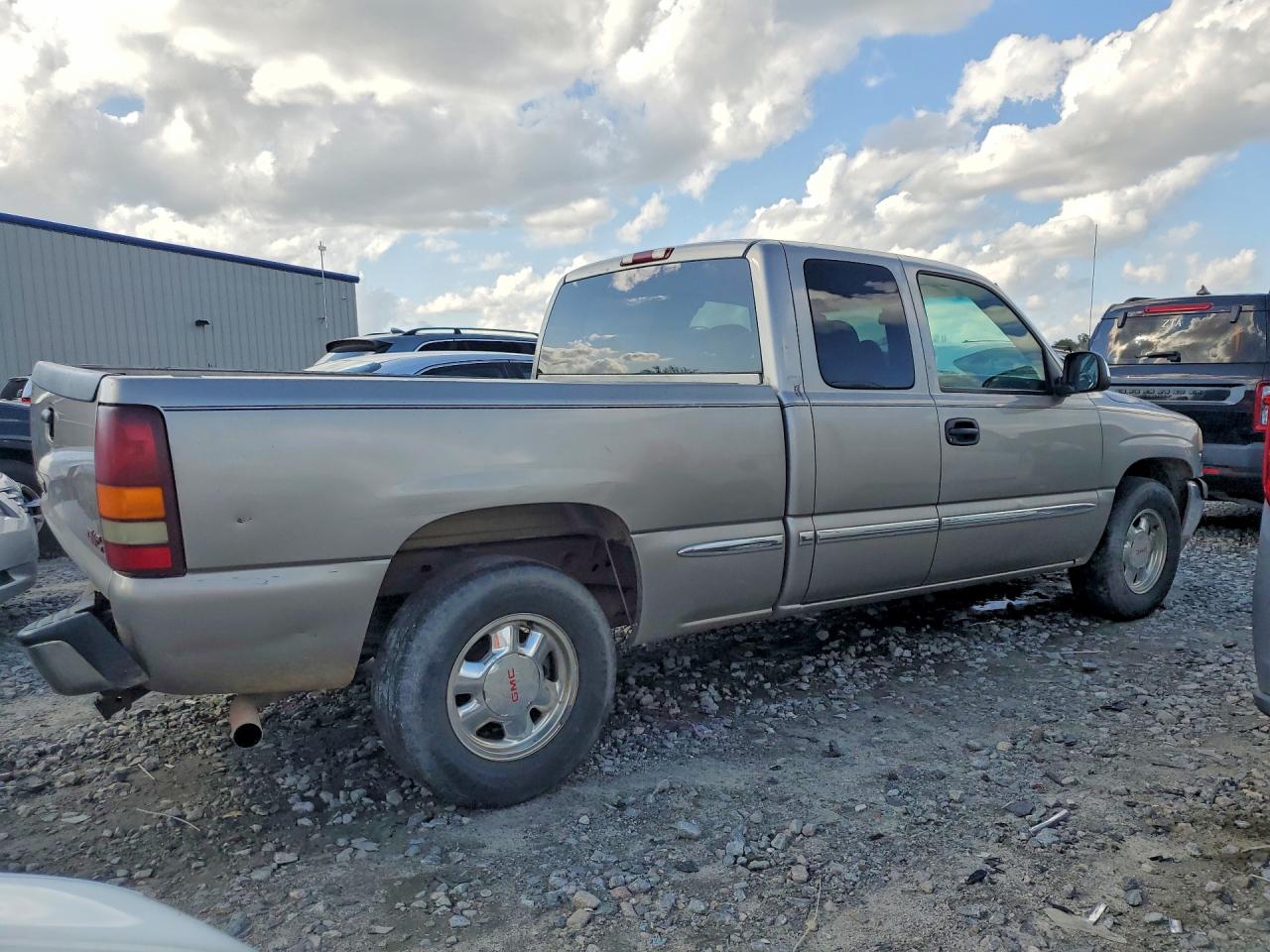 2002 GMC NEW SIERRA C1500 photo 7