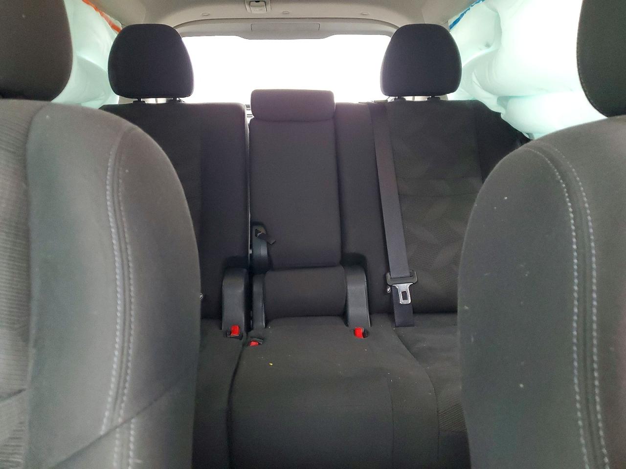 2016 NISSAN ROGUE SV photo 28