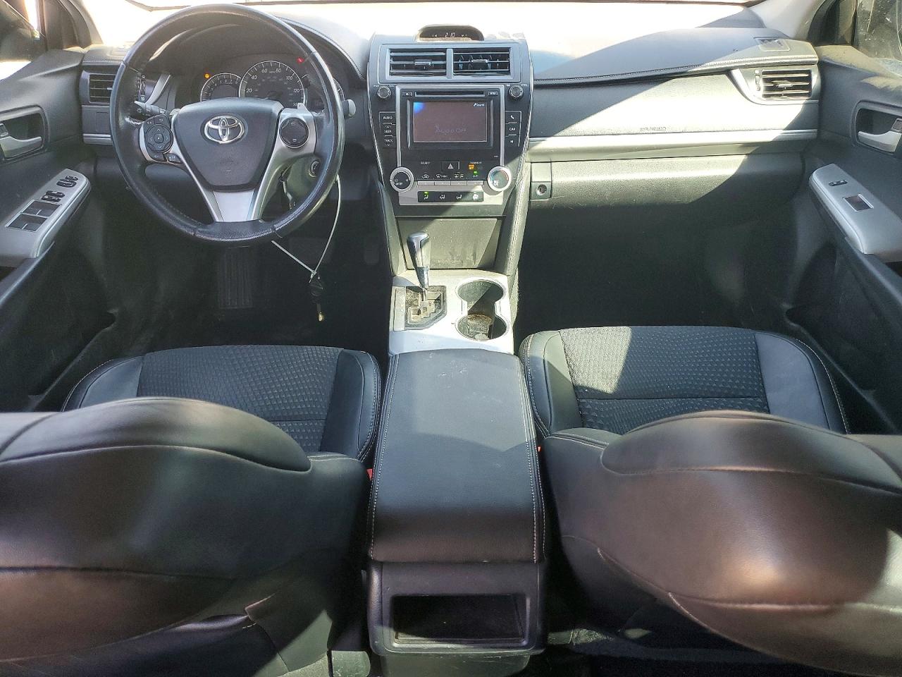 2012 TOYOTA CAMRY SE photo 15