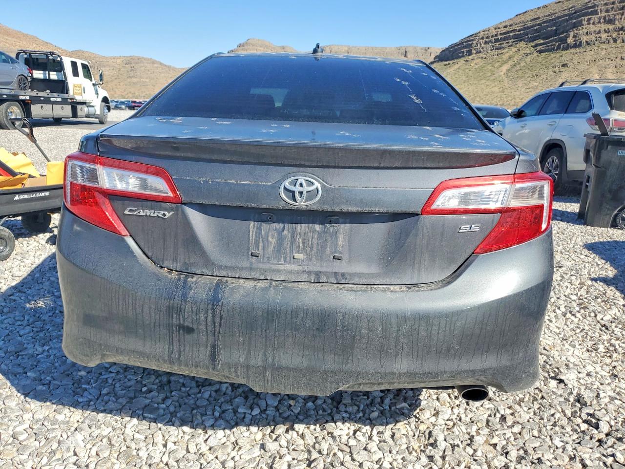 2012 TOYOTA CAMRY SE photo 11