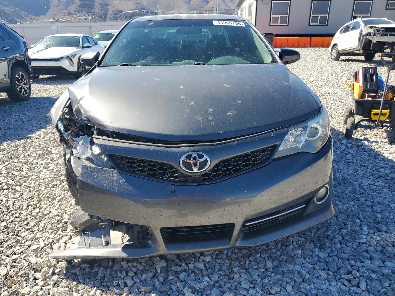 2012 TOYOTA CAMRY SE photo 9