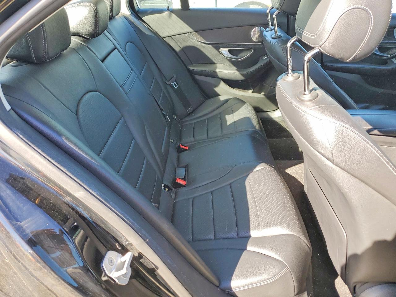 2015 MERCEDES-BENZ C 300 photo 19