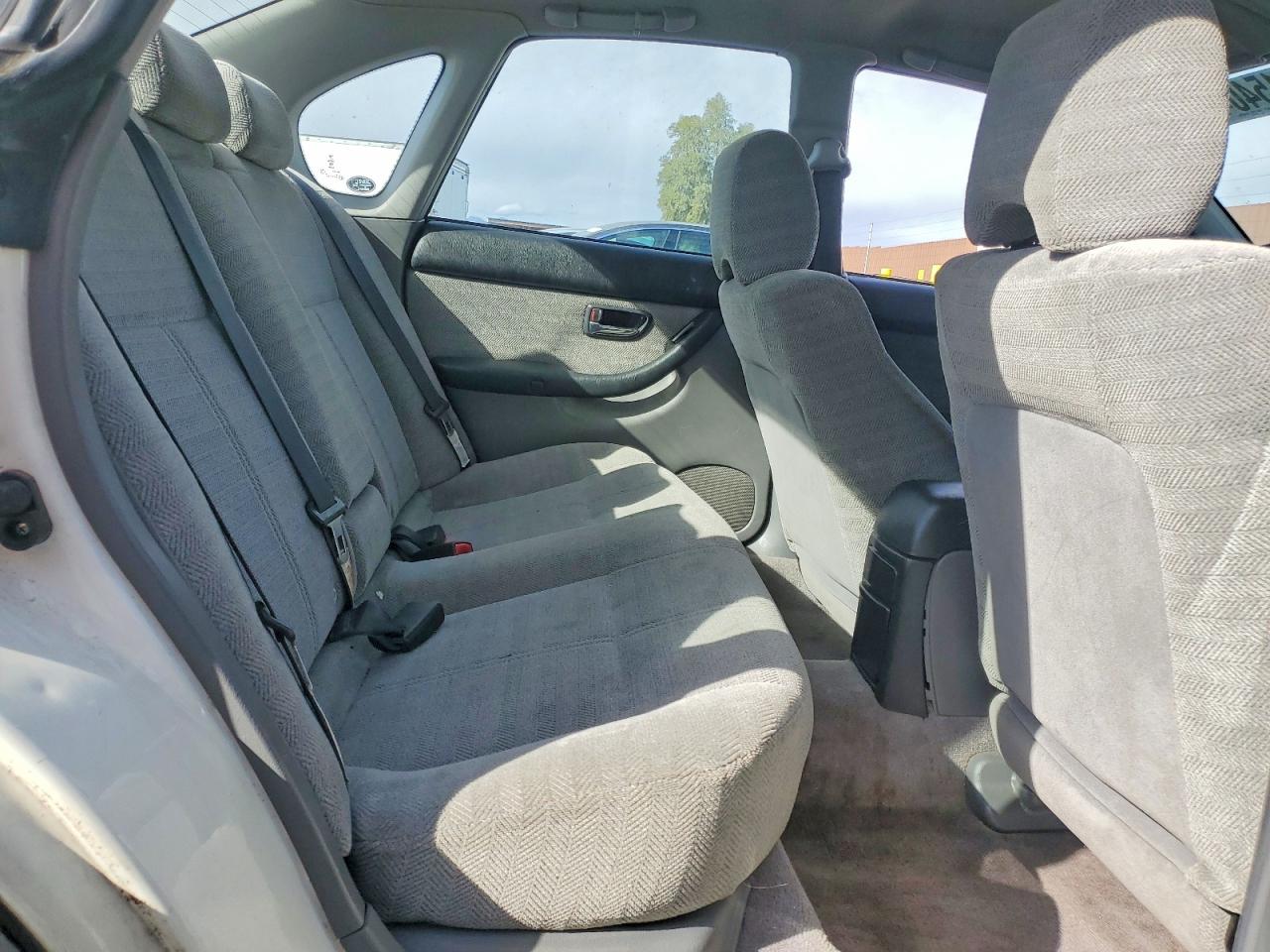 2001 SUBARU LEGACY L photo 28