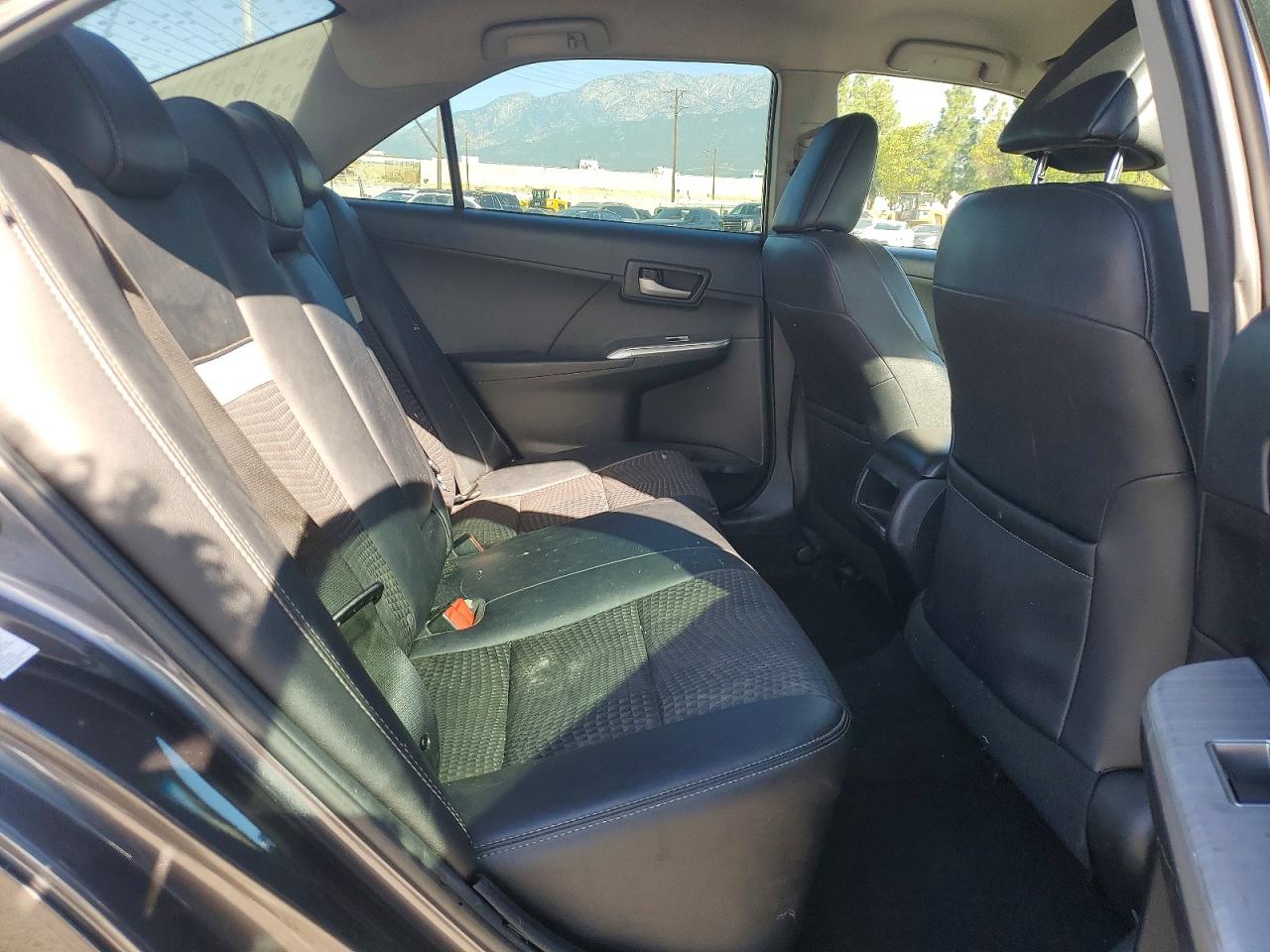 2014 TOYOTA CAMRY SE photo 19