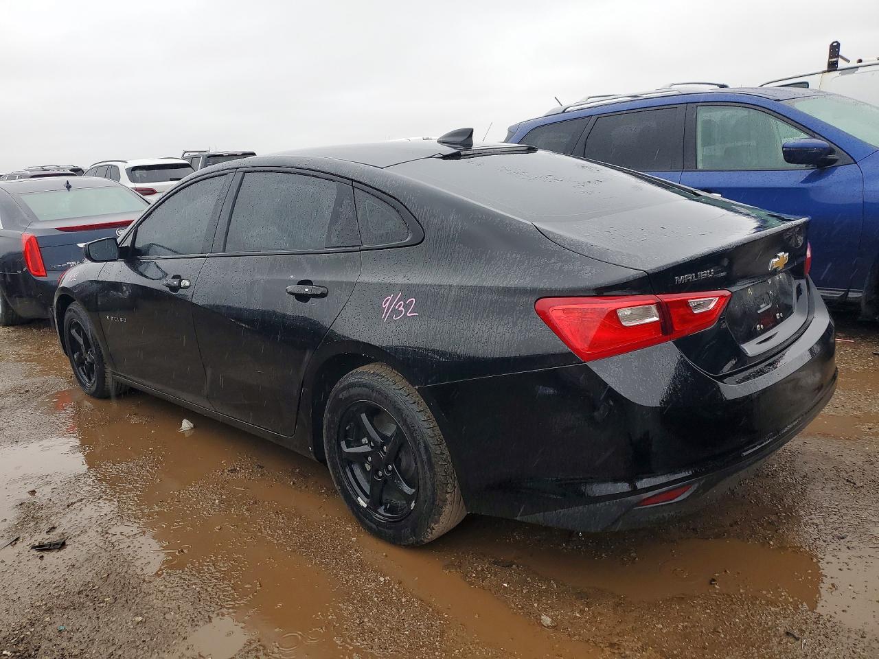 2018 CHEVROLET MALIBU LS photo 4