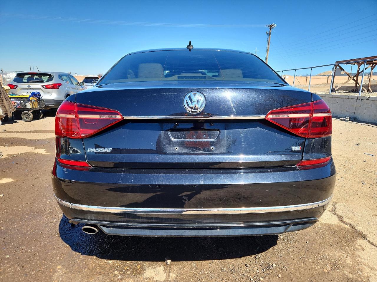 2017 VOLKSWAGEN PASSAT R-LINE photo 16