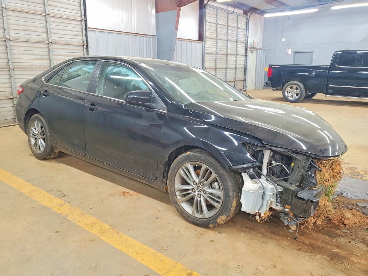 2015 TOYOTA CAMRY SE photo 4