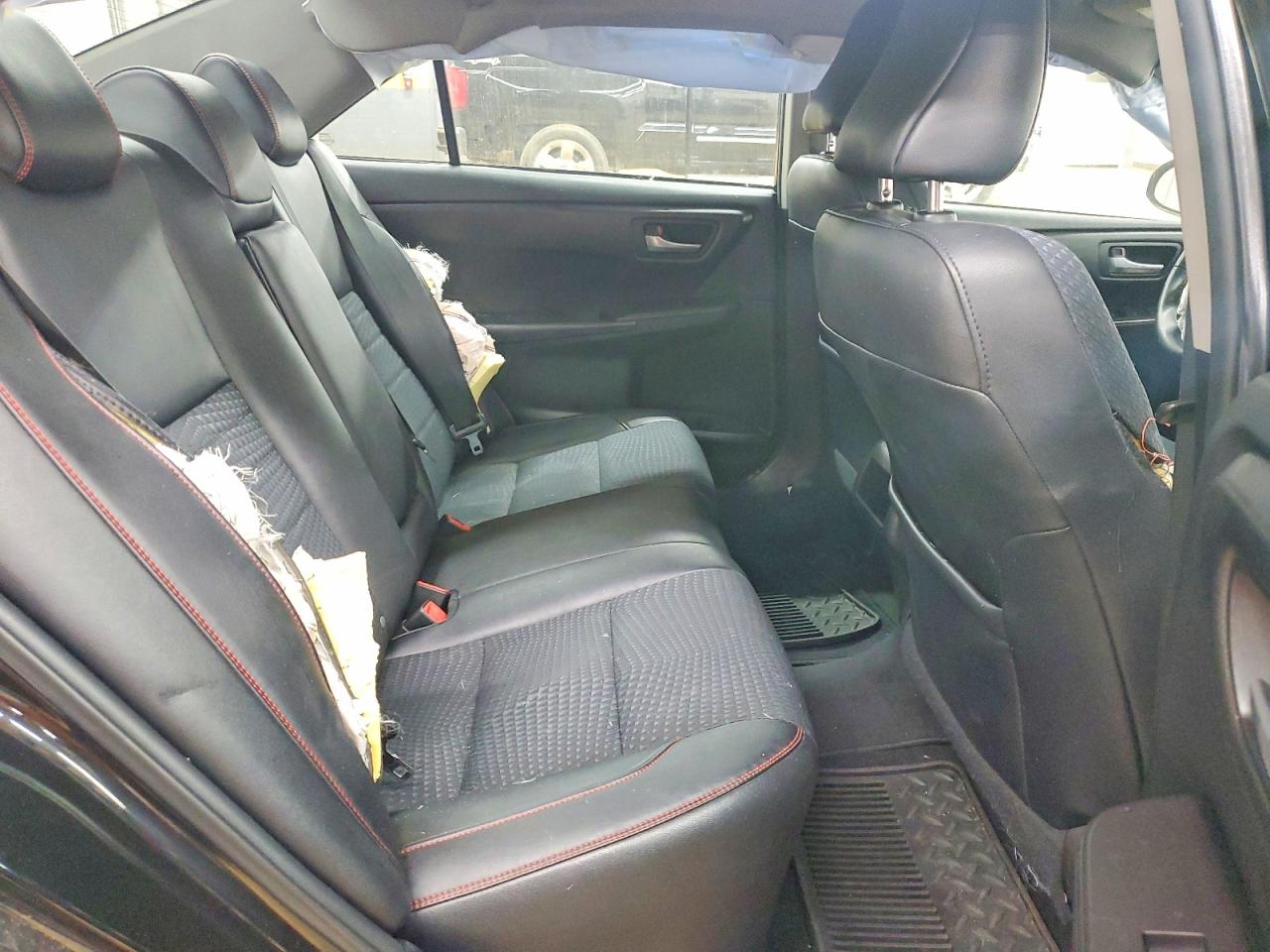 2015 TOYOTA CAMRY SE photo 10