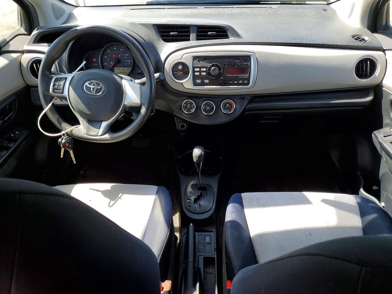 2012 TOYOTA YARIS 5-DOOR LE photo 22