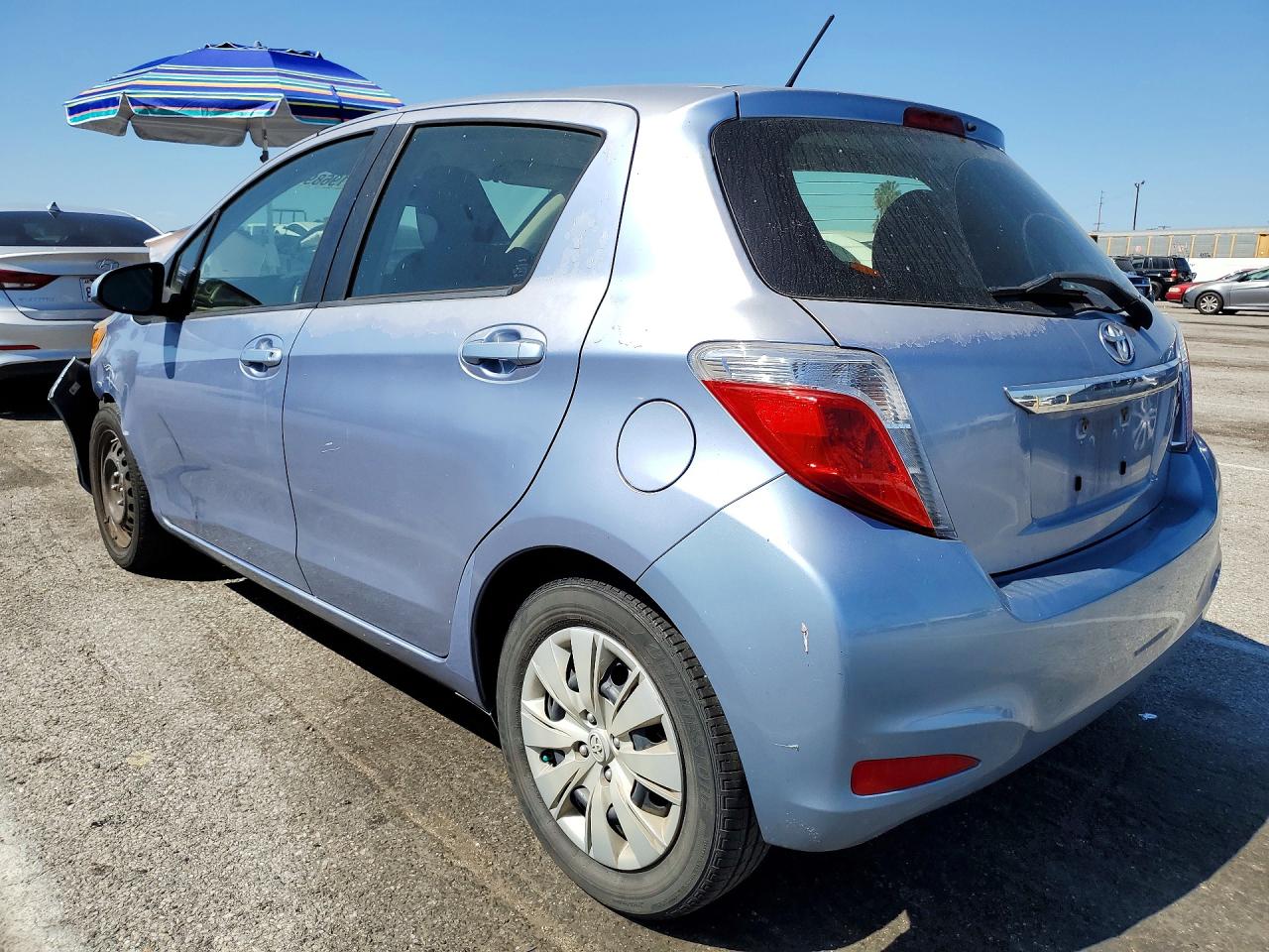 2012 TOYOTA YARIS 5-DOOR LE photo 4