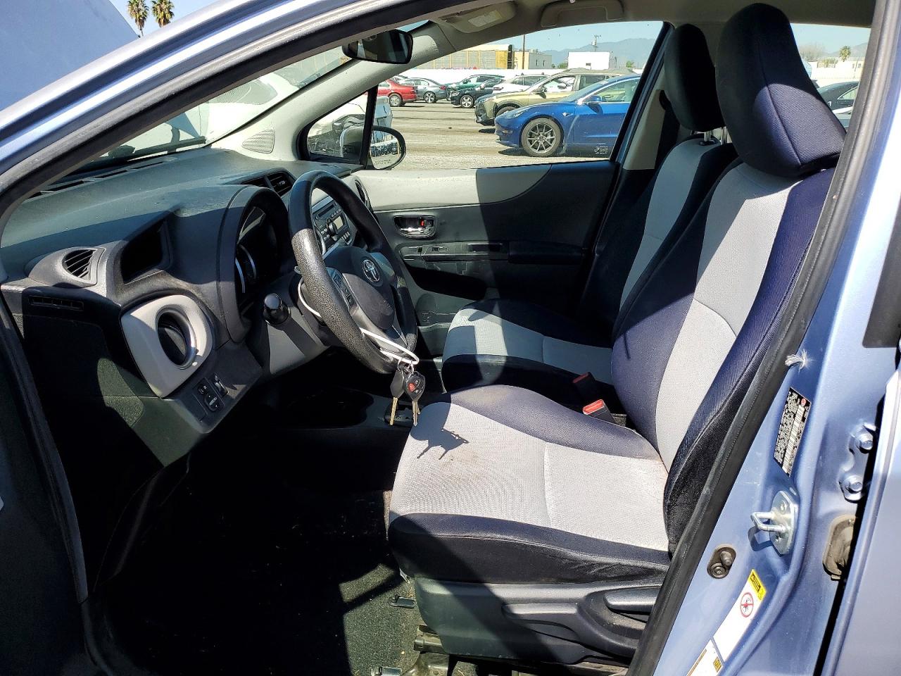 2012 TOYOTA YARIS 5-DOOR LE photo 19