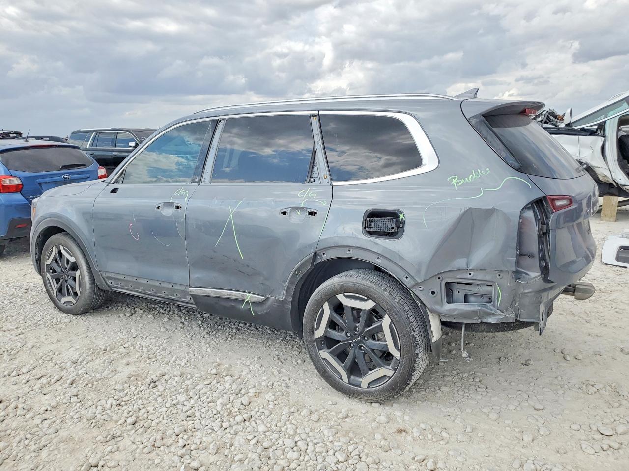 2025 KIA TELLURIDE S photo 2