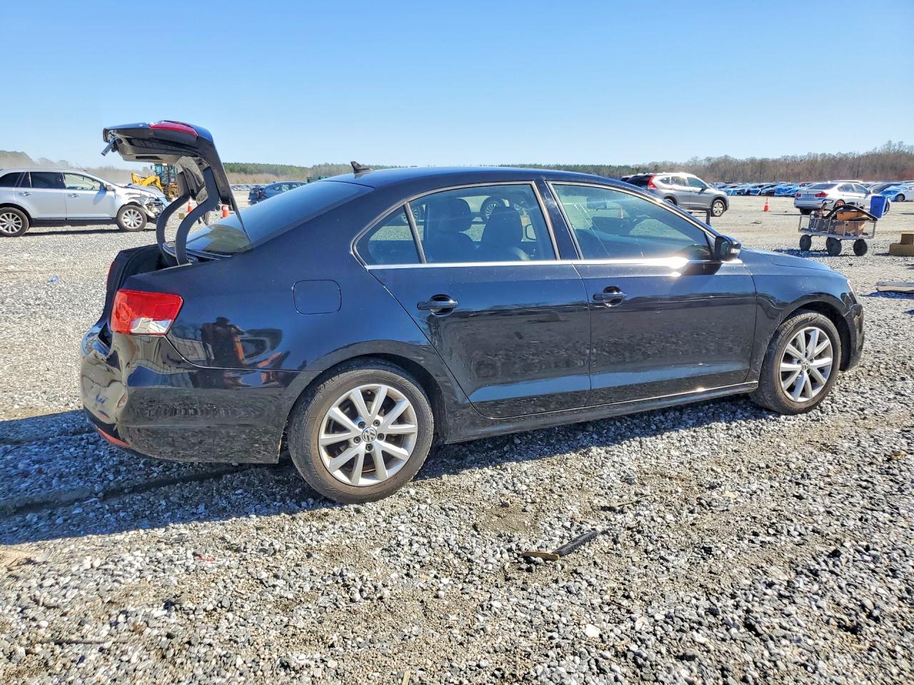2014 VOLKSWAGEN JETTA SE photo 3