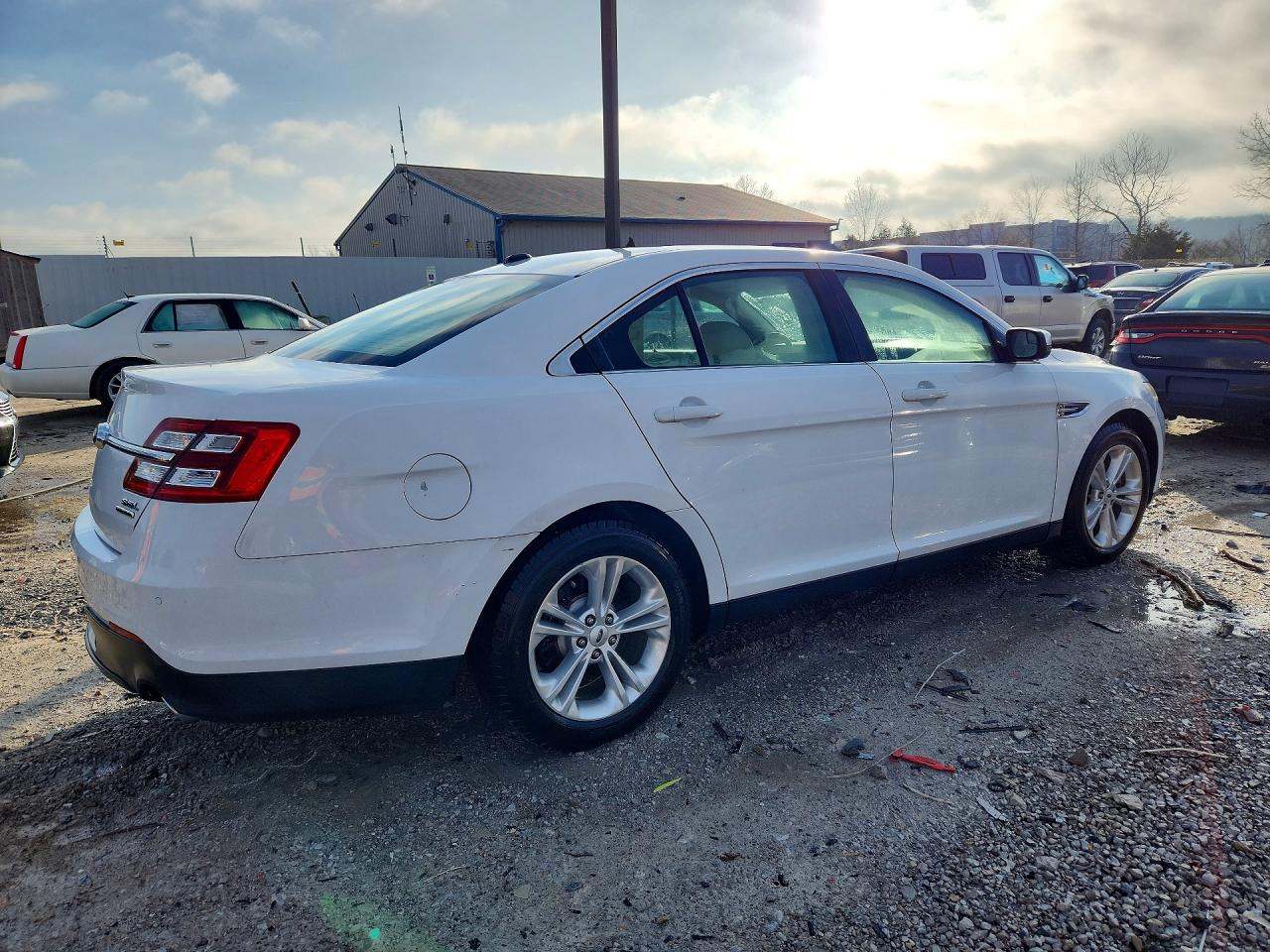 2014 FORD TAURUS SEL photo 3