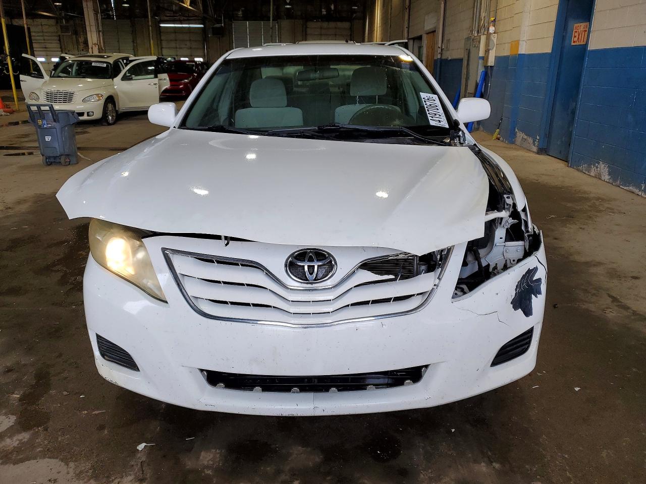 2011 TOYOTA CAMRY BASE photo 13