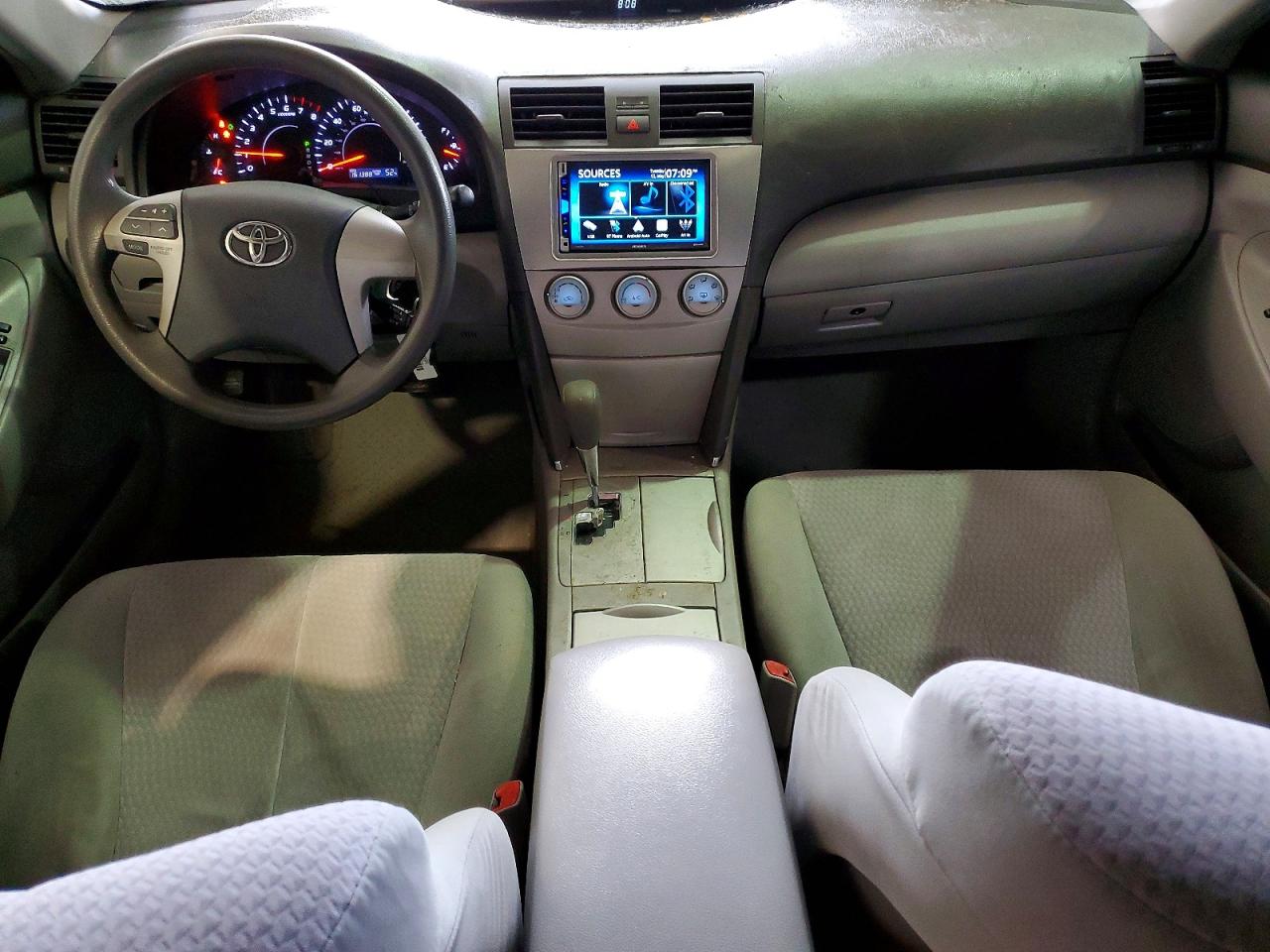 2011 TOYOTA CAMRY BASE photo 22