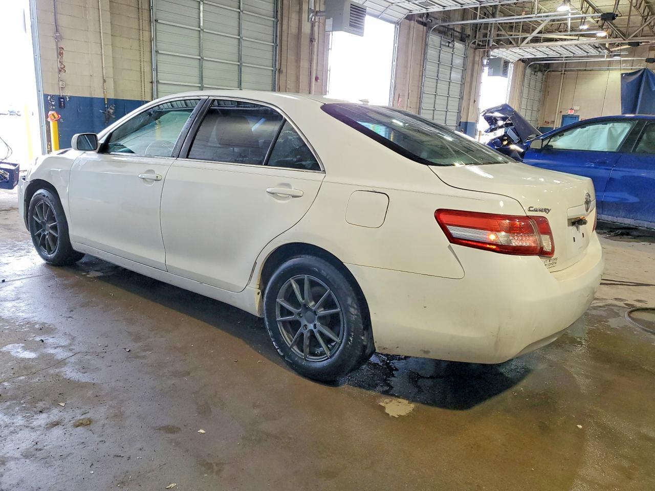 2011 TOYOTA CAMRY BASE photo 4