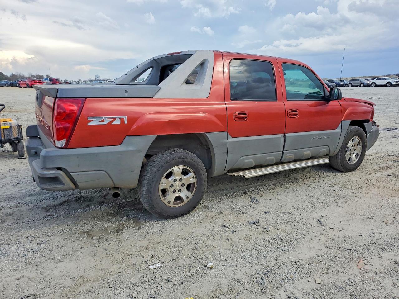 2002 CHEVROLET AVALANCHE K1500 photo 3