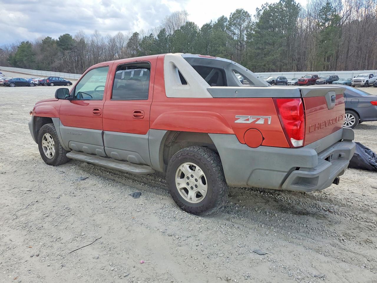 2002 CHEVROLET AVALANCHE K1500 photo 2