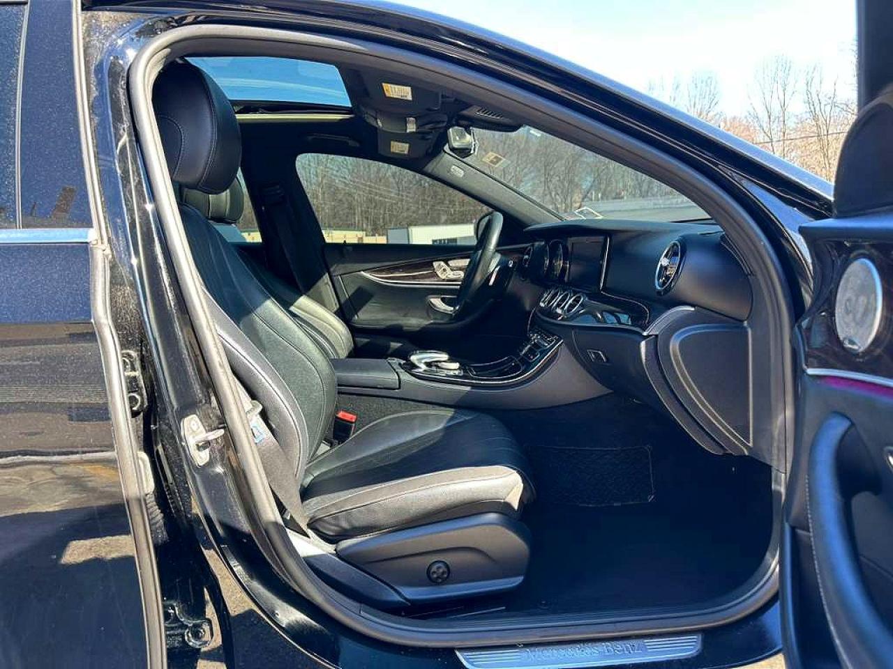 2017 MERCEDES-BENZ E 300 4MATIC photo 17
