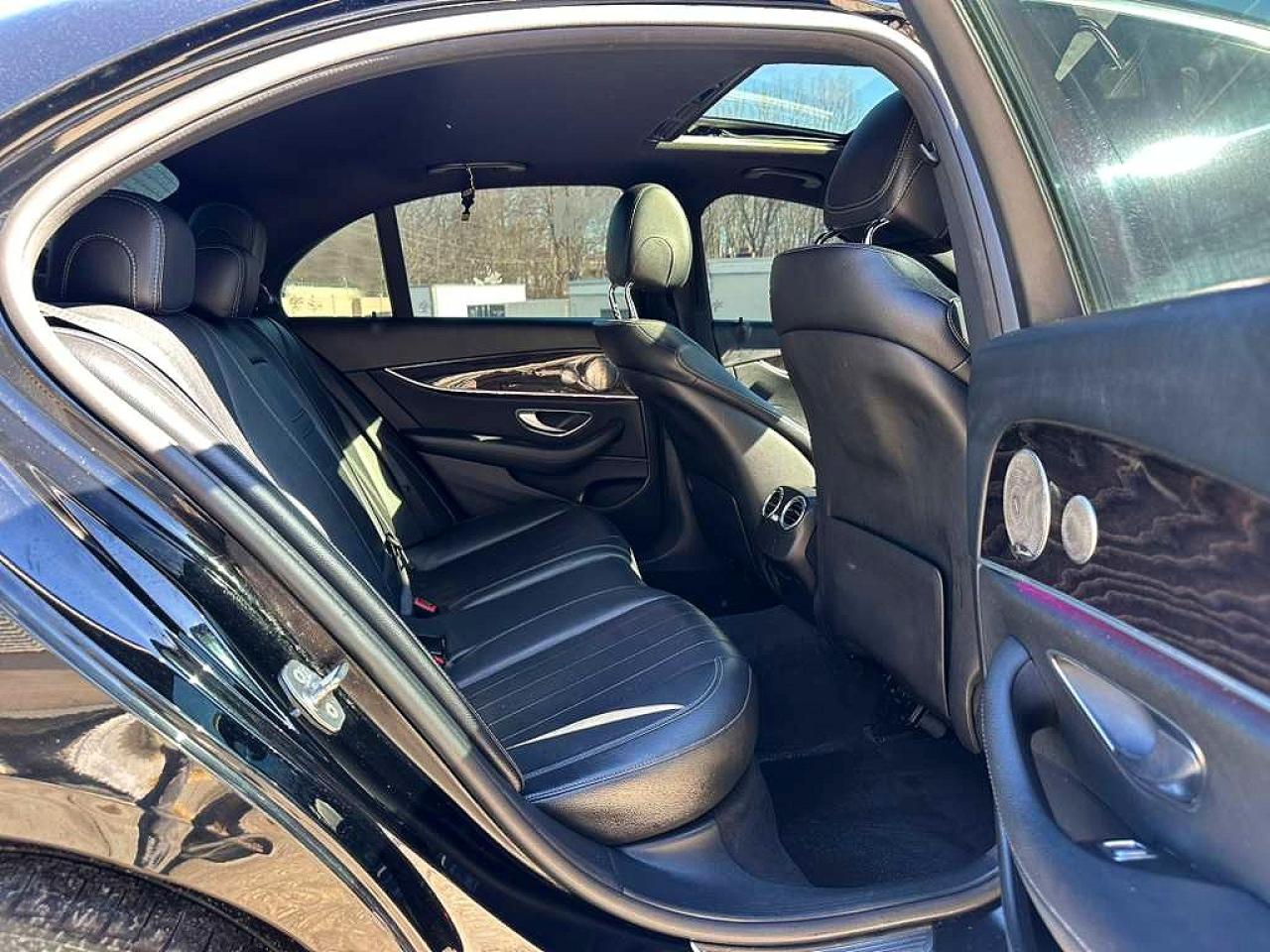2017 MERCEDES-BENZ E 300 4MATIC photo 9