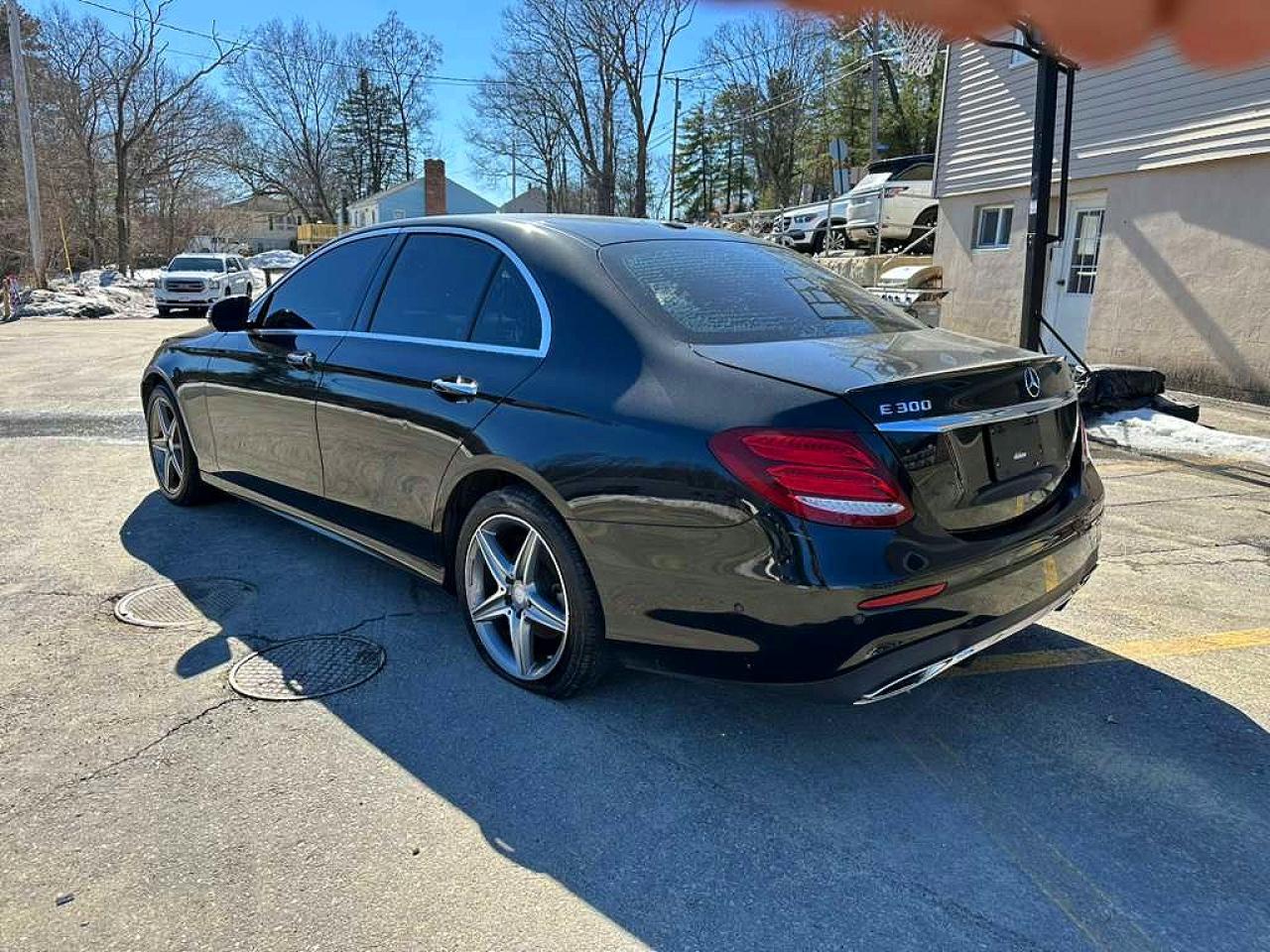 2017 MERCEDES-BENZ E 300 4MATIC photo 3
