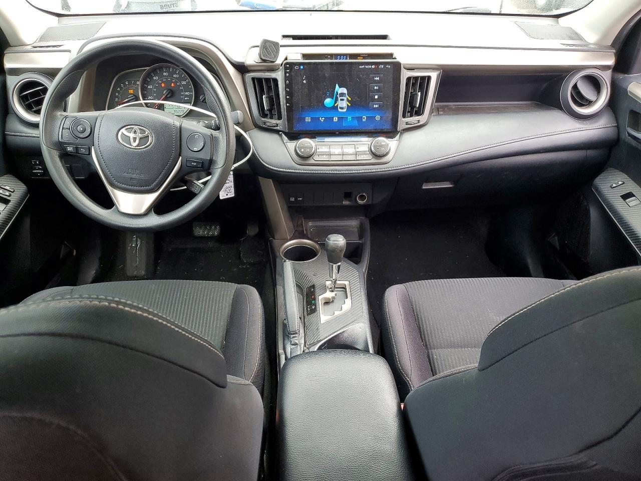 2015 TOYOTA RAV4 XLE photo 8