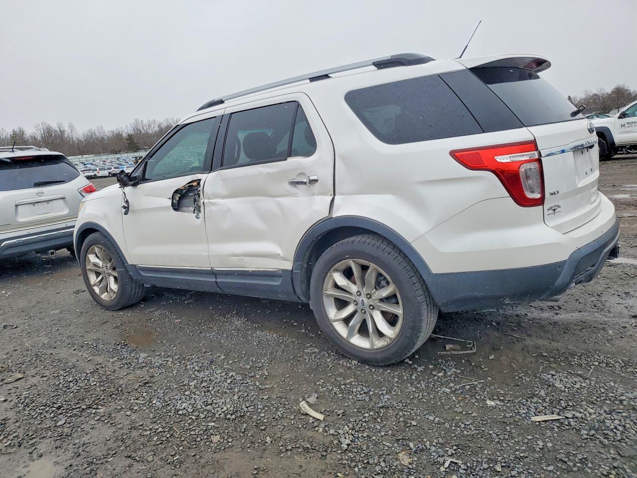 2013 FORD EXPLORER XLT photo 2