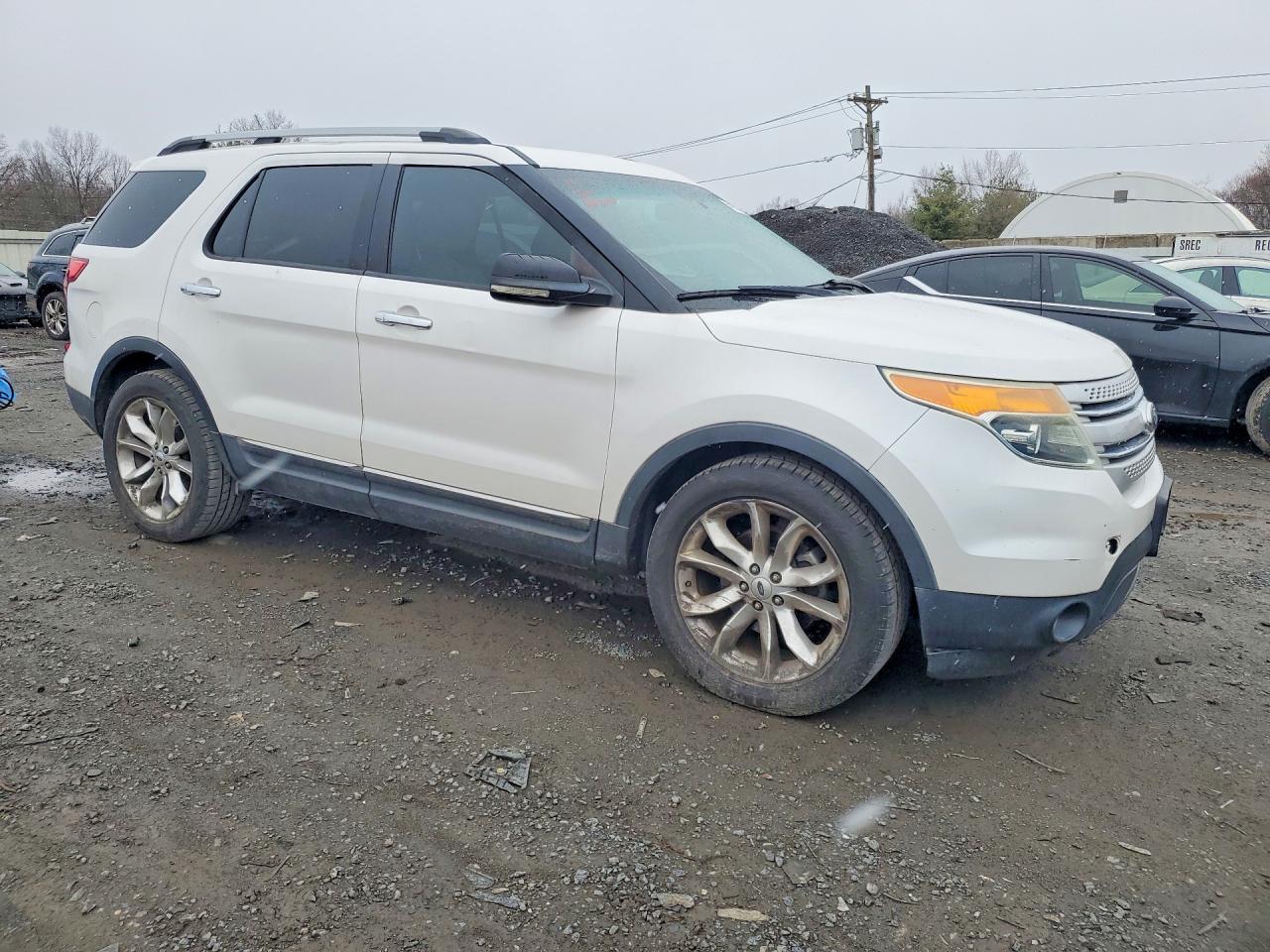 2013 FORD EXPLORER XLT photo 4