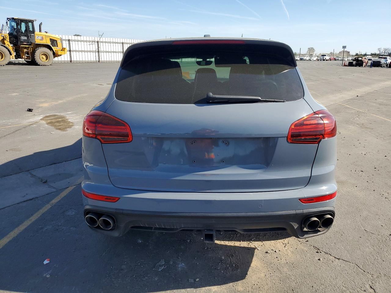 2015 PORSCHE CAYENNE S photo 6