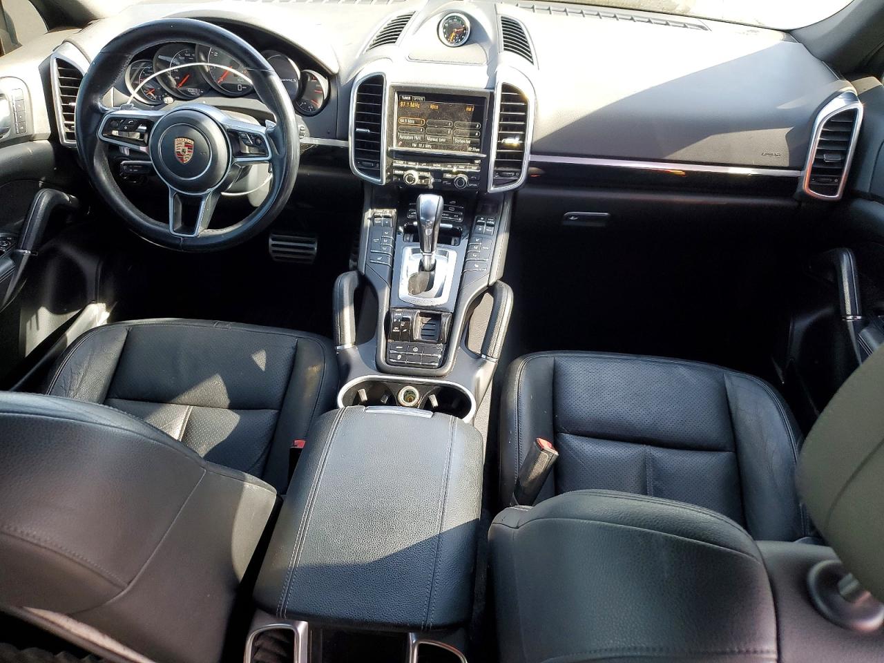 2015 PORSCHE CAYENNE S photo 8