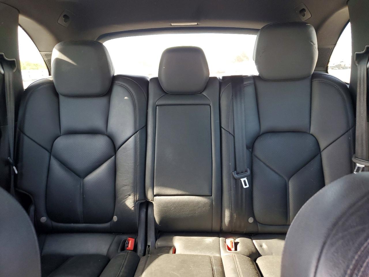 2015 PORSCHE CAYENNE S photo 10
