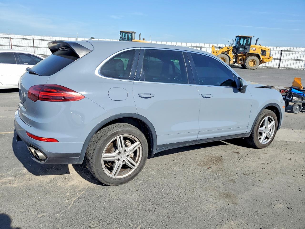2015 PORSCHE CAYENNE S photo 3