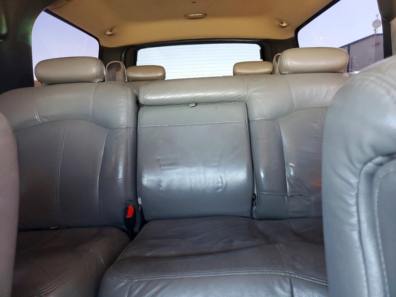 2002 CHEVROLET SUBURBAN K1500 photo 19