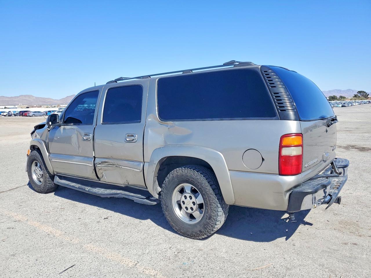2002 CHEVROLET SUBURBAN K1500 photo 3